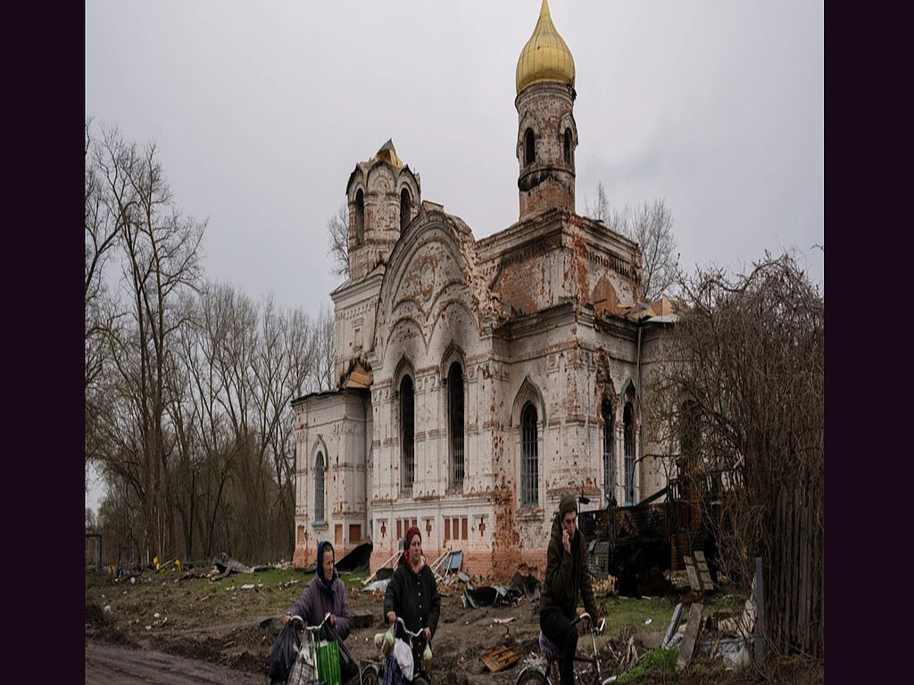 Église après un bombardement