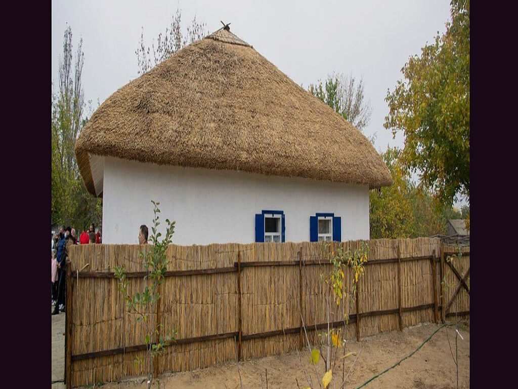 Ostap Vyshnya's house-museum in Krynky is the main attraction of the village