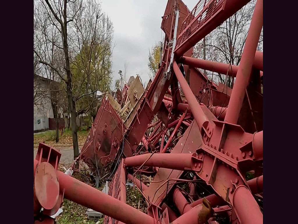 During the retreat of Russian troops, the tower was blown up