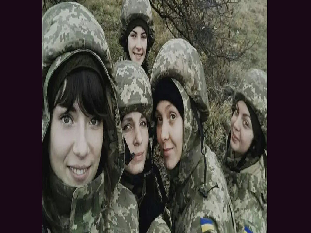 Ukrainian women soldiers