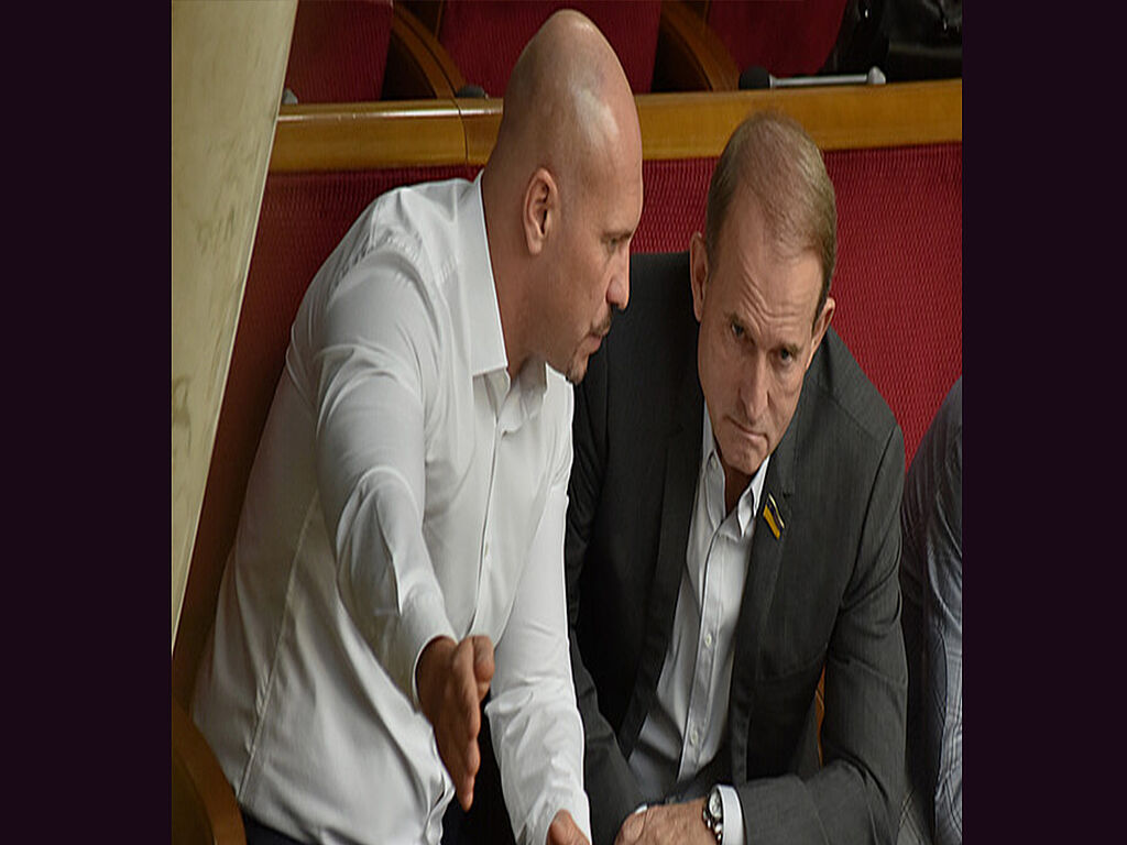 With Viktor Medvedchuk (Vladimir Putin's godfather) in the Verkhovna Rada of Ukraine 