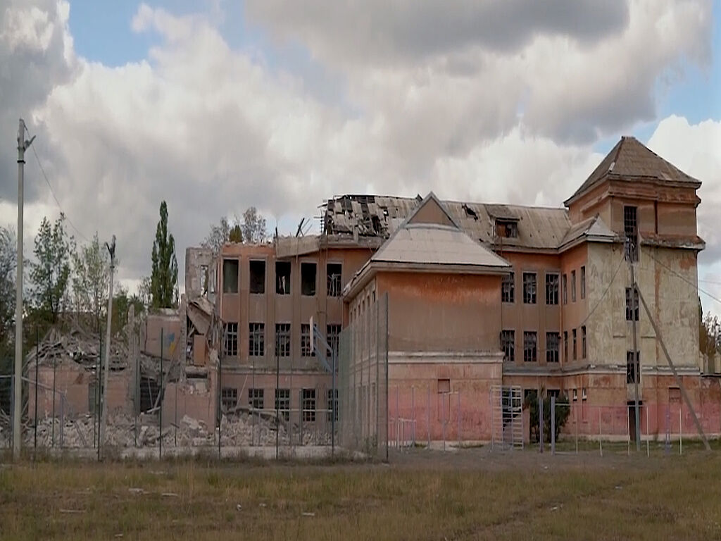 Russian barbarians destroy cultural and educational institutions in Ukraine