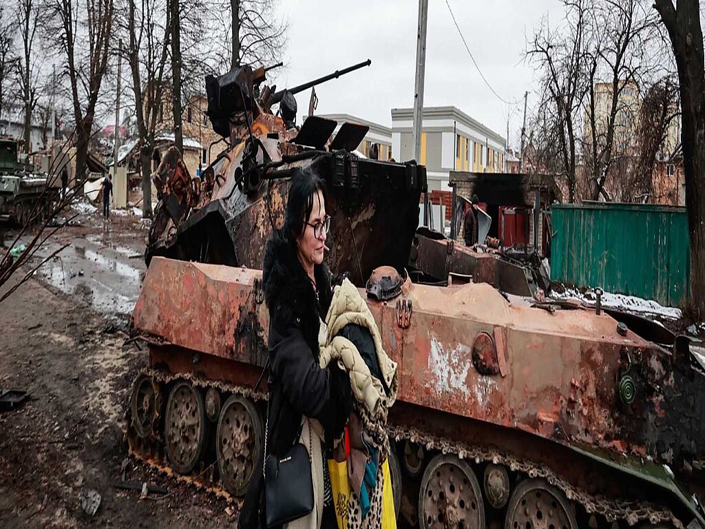 Local resident Olga: “When my father was building a house, he built a stone cellar under it, and bequeathed to us that “if anything, this is your bomb shelter.” And then they went out and saw this awesome picture.