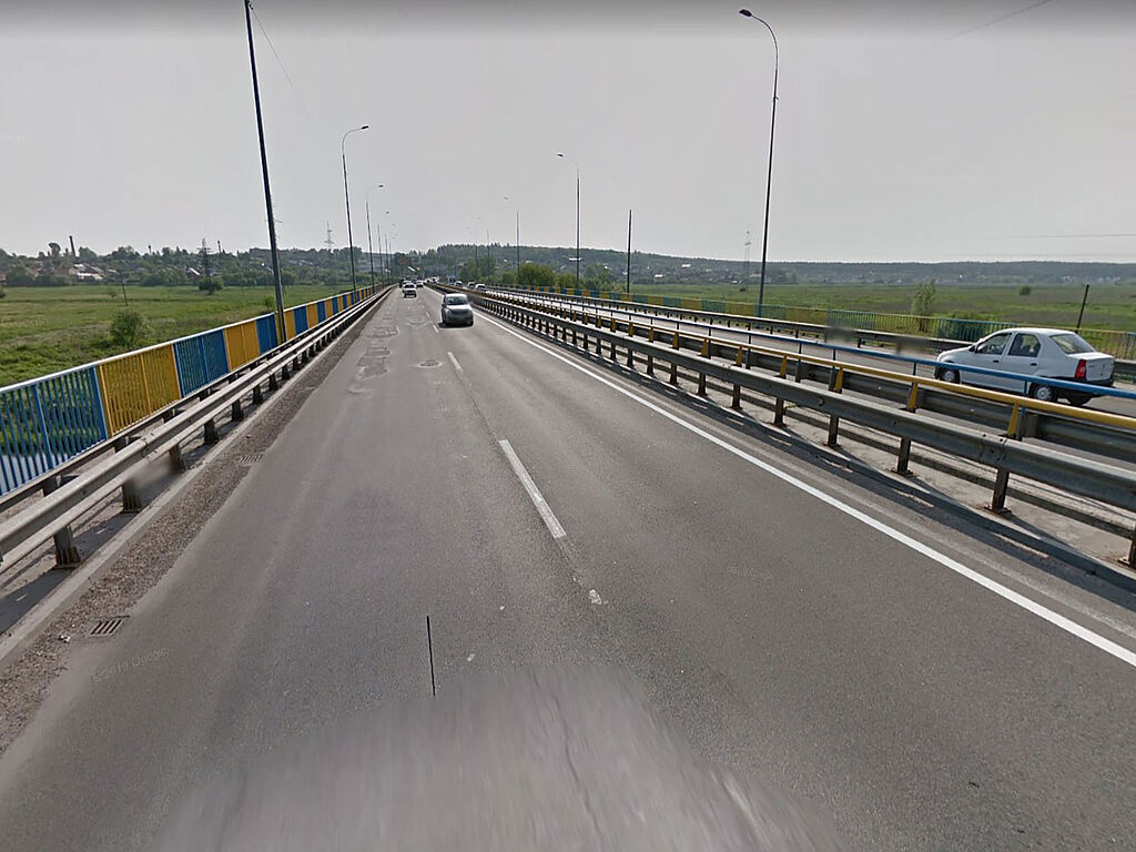 Pont d'Irpen à la capitale Kiev (Ukraine).