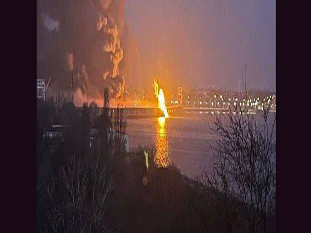 Incendie après un tir de missile