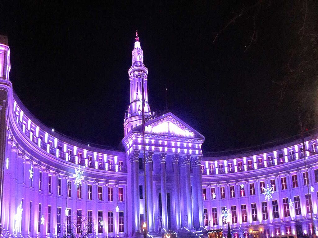 Le bâtiment de la ville et du comté de Denver est décoré pour Noël depuis 1935.