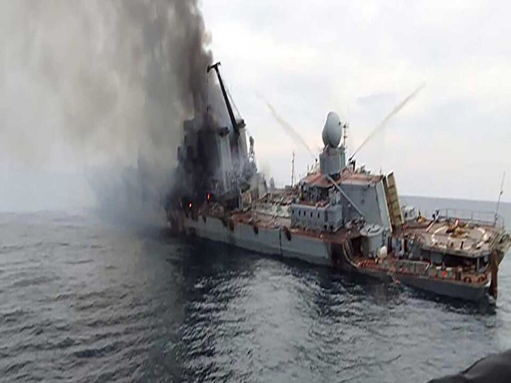 Russian cruiser "Moskva" sank after being hit by Ukrainian missiles "Neptune"