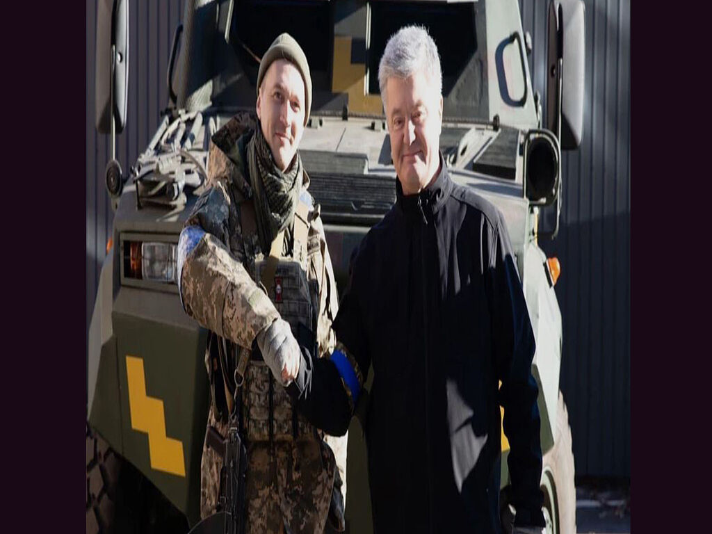 In the ranks of the AFU. Photo with Petro Poroshenko