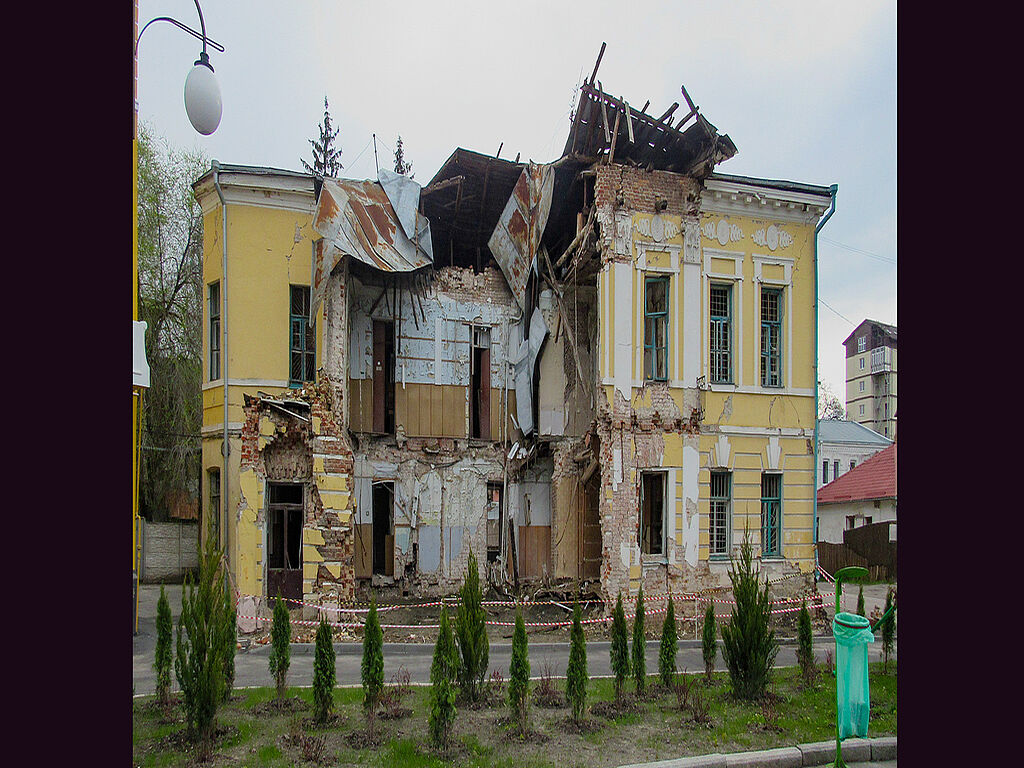 This is how the Pavlovs' estate looks like after the traces of destruction have been cleared