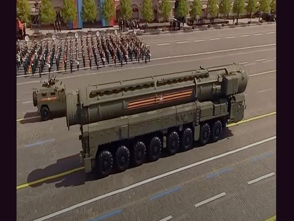 The parade was closed by this Yars complex, one installation. Putin in agony reminds the world of his nuclear weapons