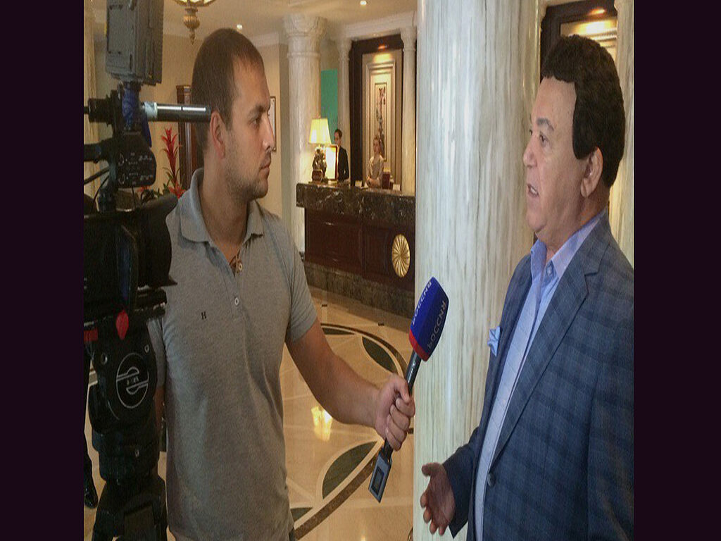 Andrei interviews pro-Russian singer Iosif Kobzon (now deceased). Joseph Kobzon himself is from the town of Chasov Yar, Ukraine. He repeatedly supported the annexation of Ukrainian territories by Russia and gave concerts there