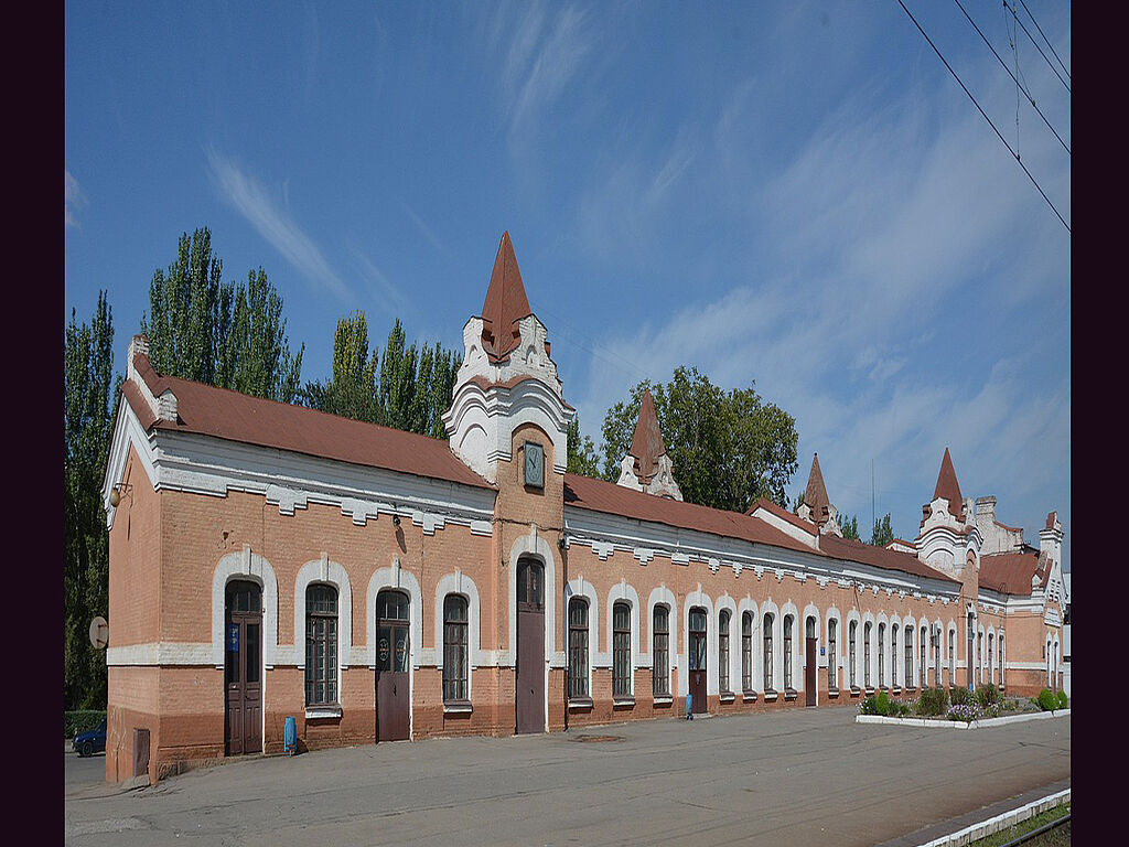 Zaporizhzhia-II station (formerly Oleksandrivsk-II) was opened in 1904, during the construction of the Catherine Railway, and turned the city (Oleksandrivsk until 1921) into an important passenger and freight transport hub with a total length of 10,000 km of railway lines. 