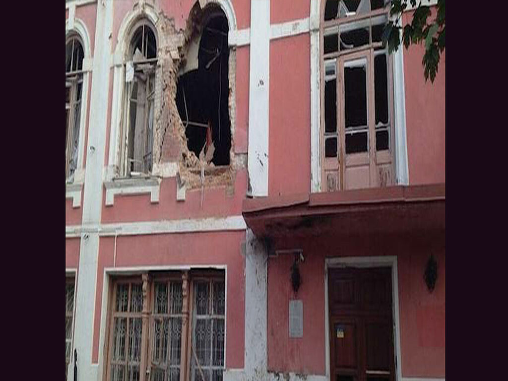 Until 2014, when Russian armed forces invaded the east of Ukraine - Donbas. In July of that year, a Russian shell hit the museum's window. As a result, its facade and interior were severely damaged. 