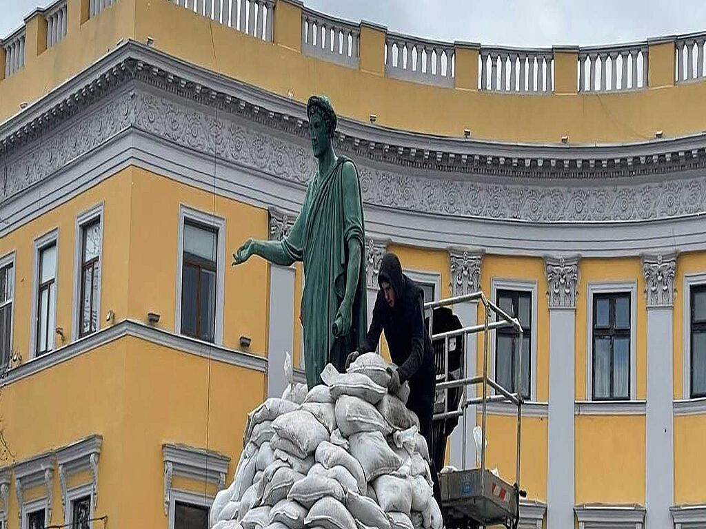 Denkmal für den vor Bombenangriffen geretteten Herzog in Odessa