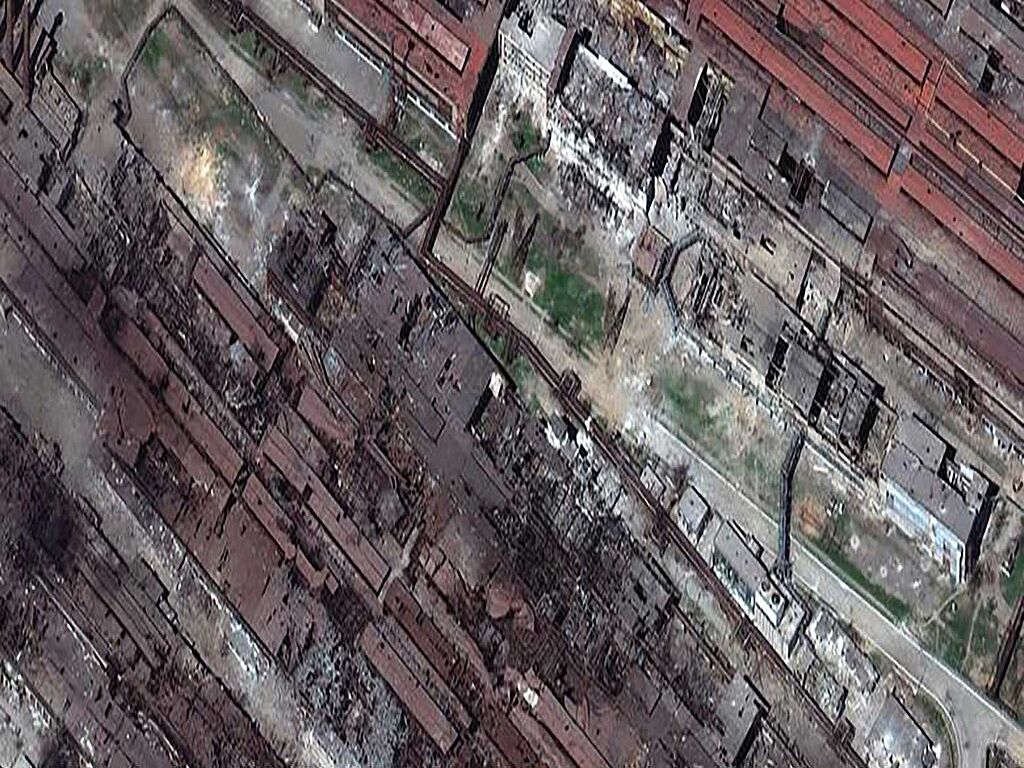 Une image satellite montre un aperçu de l'aciérie d'Azovstal
