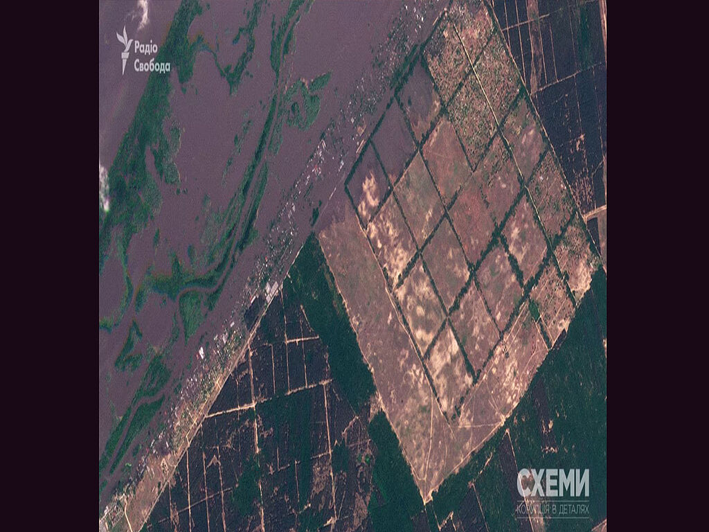 Satellite image after the flooding of the village. The consequence of the explosion of the Kakhovskaya HPP by Russian troops