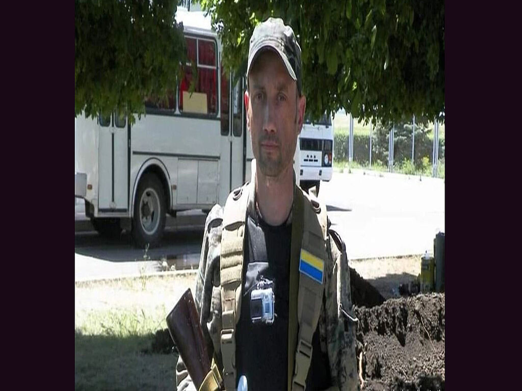 Le 4 mai 2023, le réalisateur et scénariste ukrainien Andrii Maksymenko est mort après avoir été blessé par un éclat d'obus. Il était un combattant du bataillon de volontaires Dzhokhar Dudayev. Le 20 avril, le soldat a été blessé au visage par un éclat d'obus. Il a joué dans les films Judenkreis, or the Eternal Wheel, The Little Mermaid, The Axe, et la série télévisée Barbie's Wedding. Il a créé des scénarios pour les films Route Seven, Old Colonels, et la série télévisée Weekend Romance.