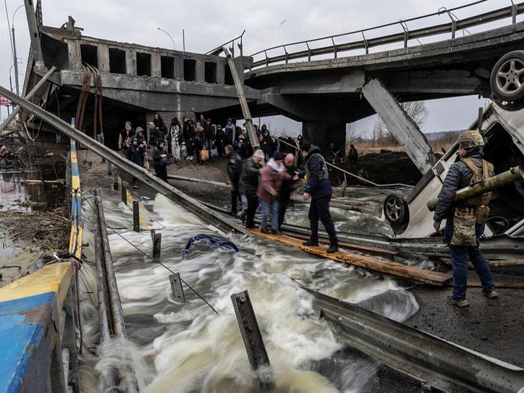 The bridge was the only way out of the city, but the Russians blew it up