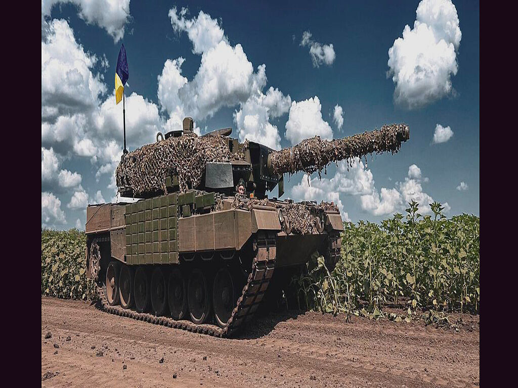 Leopard 2 tank on the Zaporozhye direction