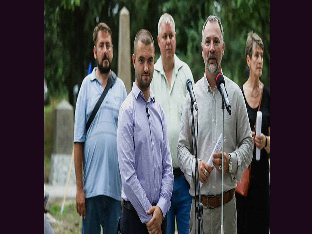 Lors de l'inauguration du mémorial mennonite de Khortytsia