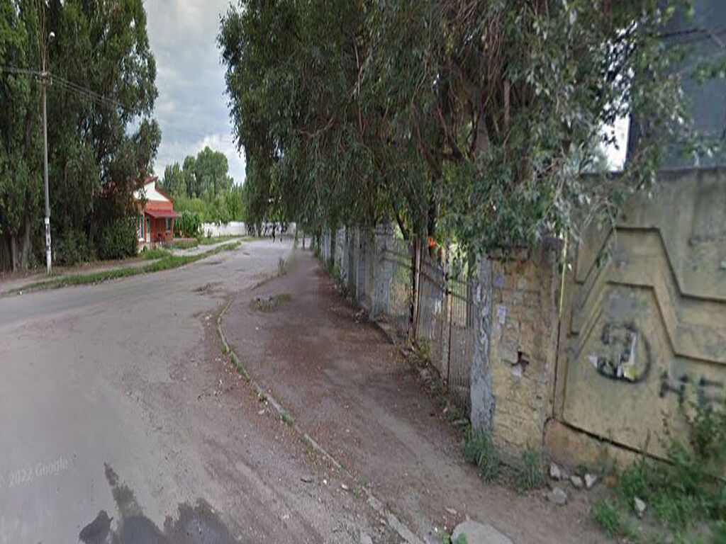 Une rue adjacente à l'hôpital